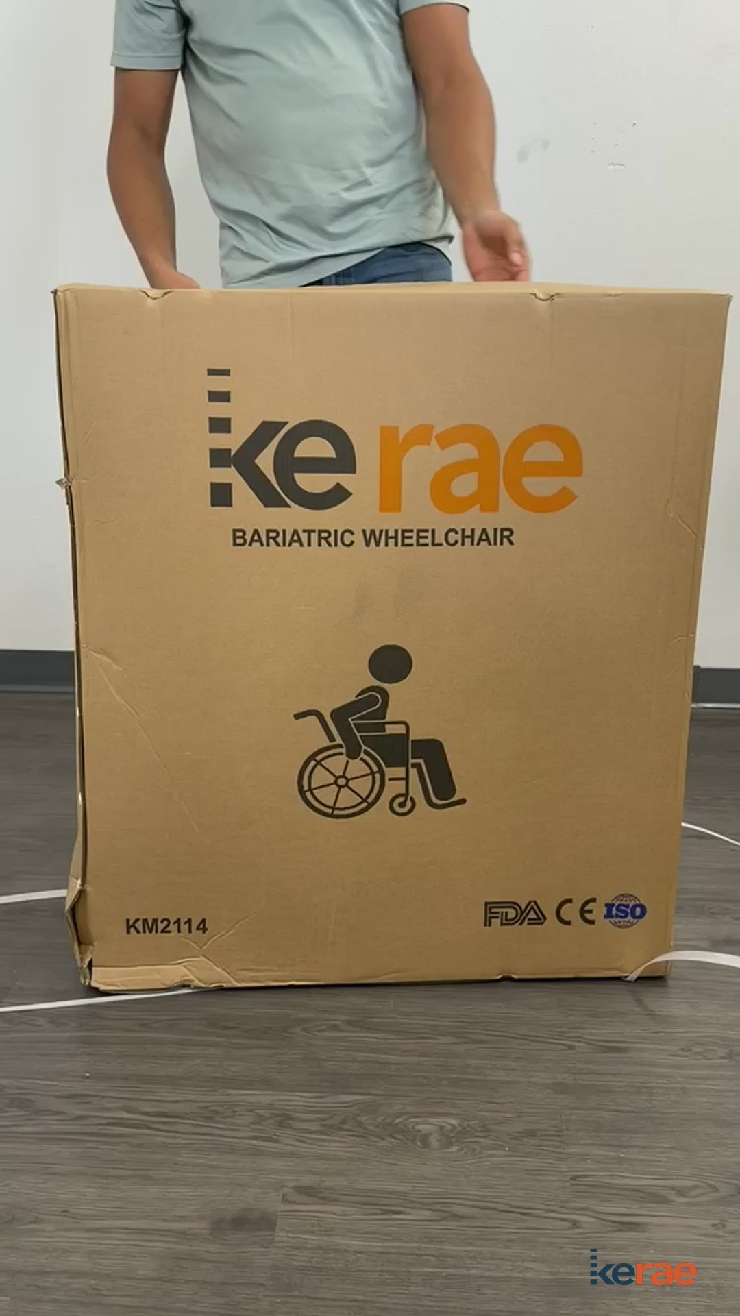 Kerae KM2114 Bariatric Wheelchair, Heavy-Duty Foldable
